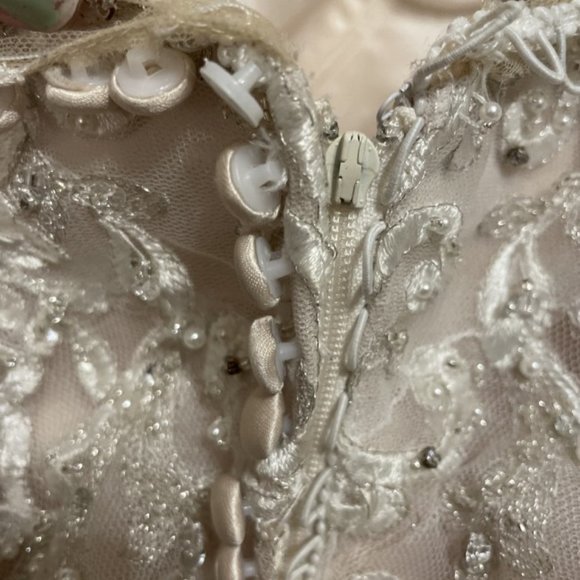 Mori Lee size 18 A line Gown Ivory - Picture 4 of 8